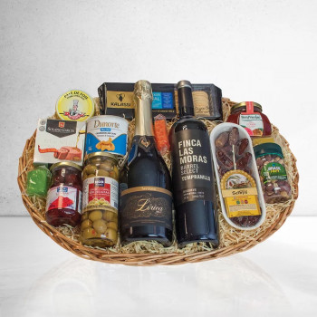 Cesta com produtos importados