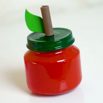 Potinho de maçã com docinhos