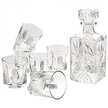 Licoreira com copos de whisky